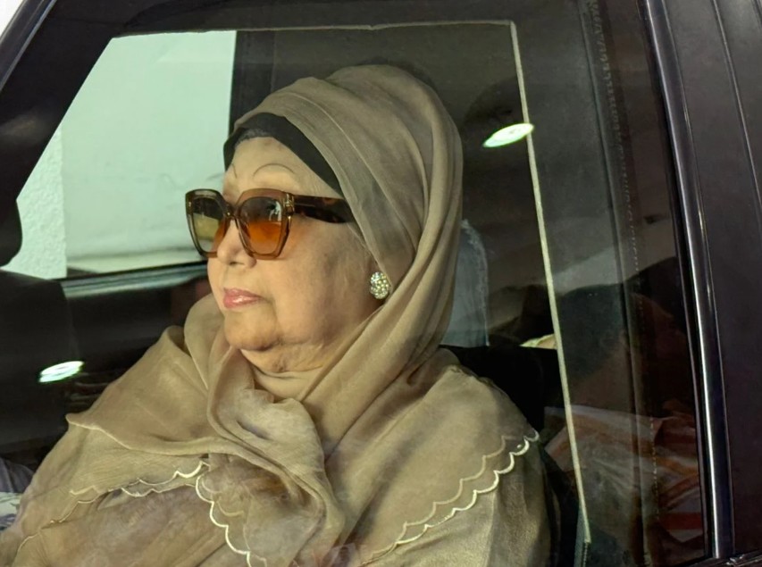 দেশের মাটিতে পা রাখলেন খালেদা জিয়া