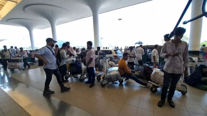 রিয়াদ বিমানবন্দরে হামলা: আরও একটি ফ্লাইট বাতিল, ২৯৫১ যাত্রী ক্ষতিগ্রস্ত