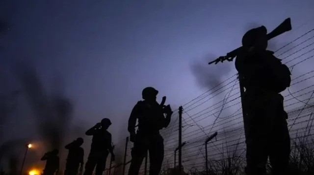 পাকিস্তানি বাহিনীর গুলিবর্ষণে উড়ে গেল ভারতীয় সেনা চেকপোস্ট