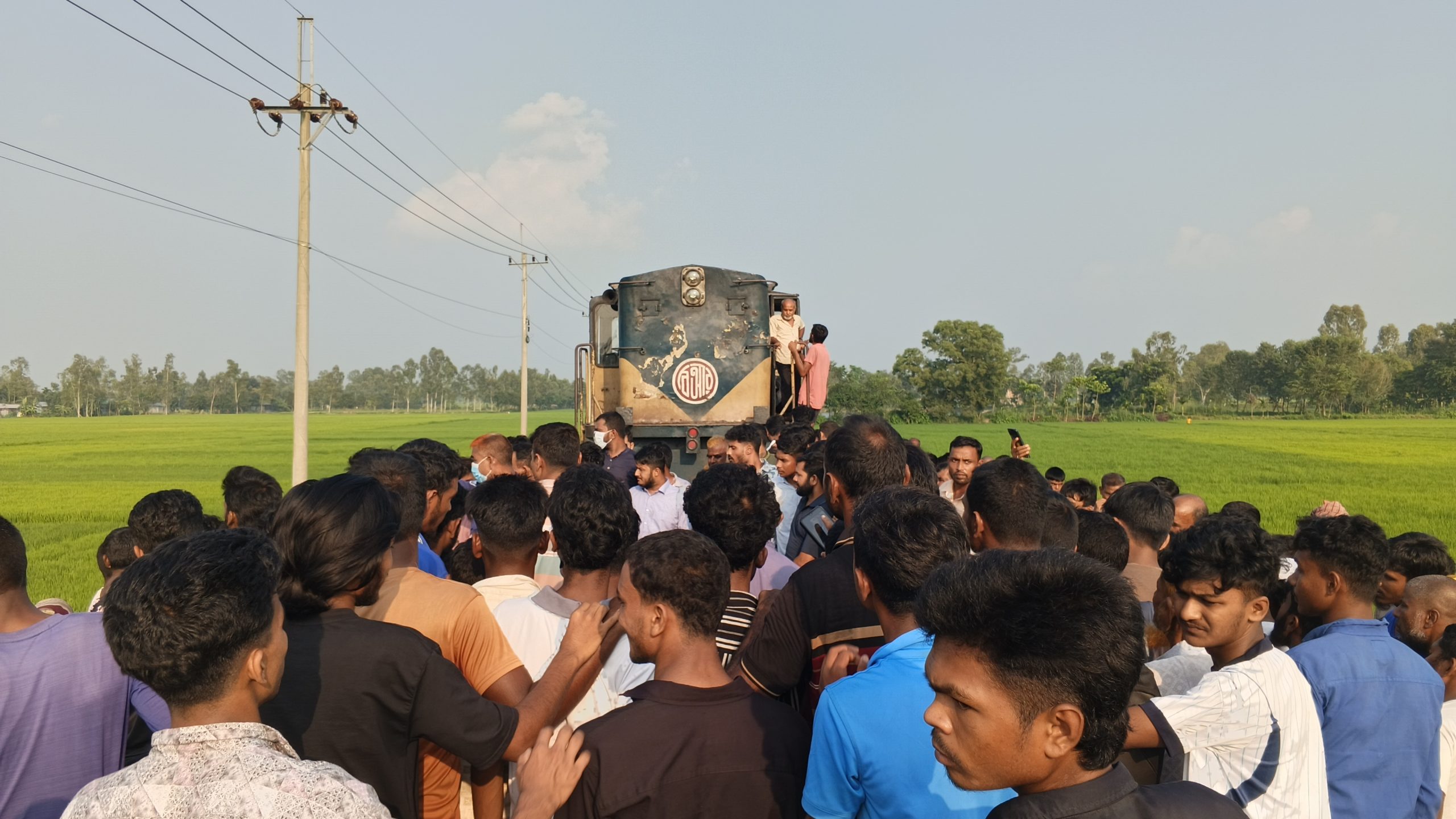 লালমনিরহাটে ট্রেনের নিচে অজ্ঞাত নারীর মৃত্যু