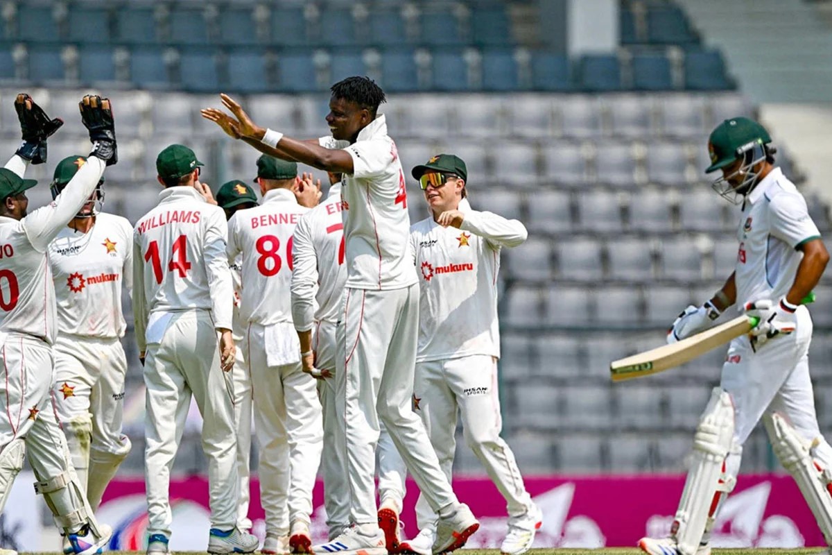 প্রথম দিনেই চাপে বাংলাদেশ, সিলেটে উড়ছে জিম্বাবুয়ে