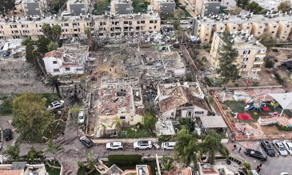 ইসরায়েলে ব্যাপক ক্ষেপণাস্ত্র হামলা চালাল ইরান