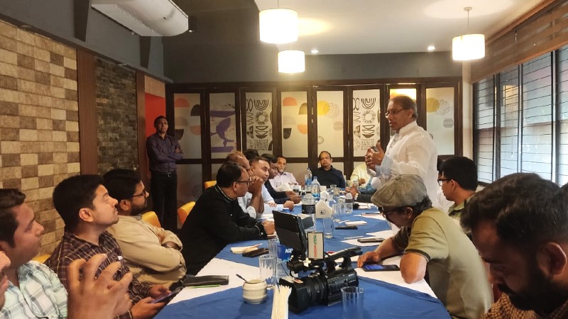 বিনিয়োগে গতি আনতে শেয়ার লেনদেনে উৎসে কর কমানোর দাবি