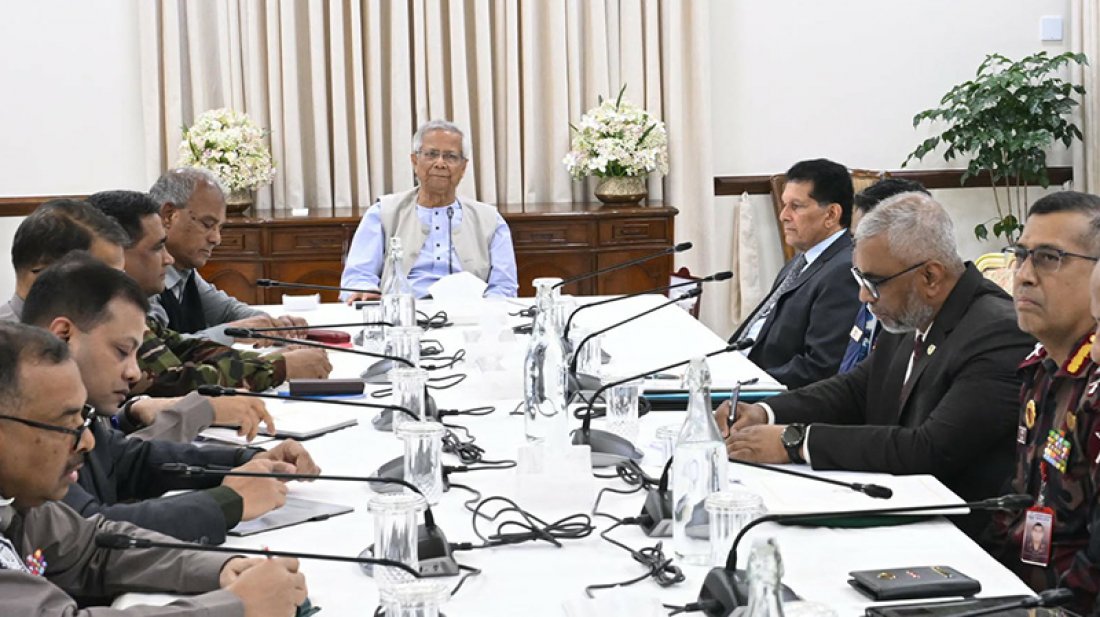 যেকোনও মূল্যে আইনশৃঙ্খলা পরিস্থিতি স্বাভাবিক রাখতে হবে: প্রধান উপদেষ্টা