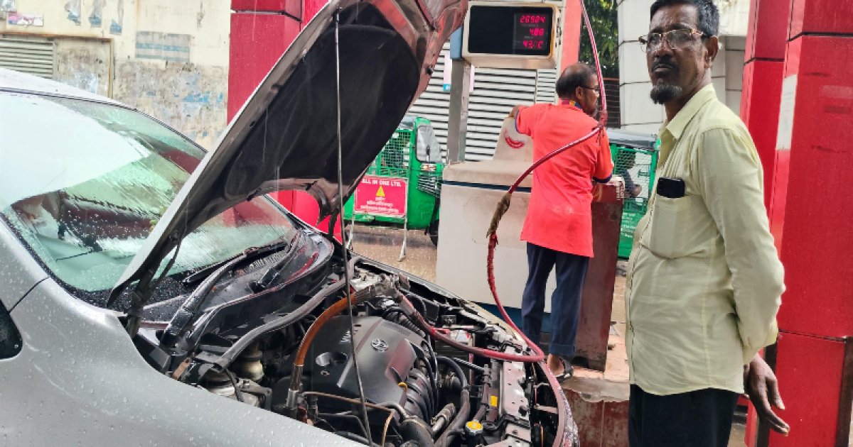 এক ঘণ্টার অপেক্ষায় ২৬০ টাকার গ্যাস পেয়ে চালকের প্রতিক্রিয়া ‘আলহামদুলিল্লাহ’