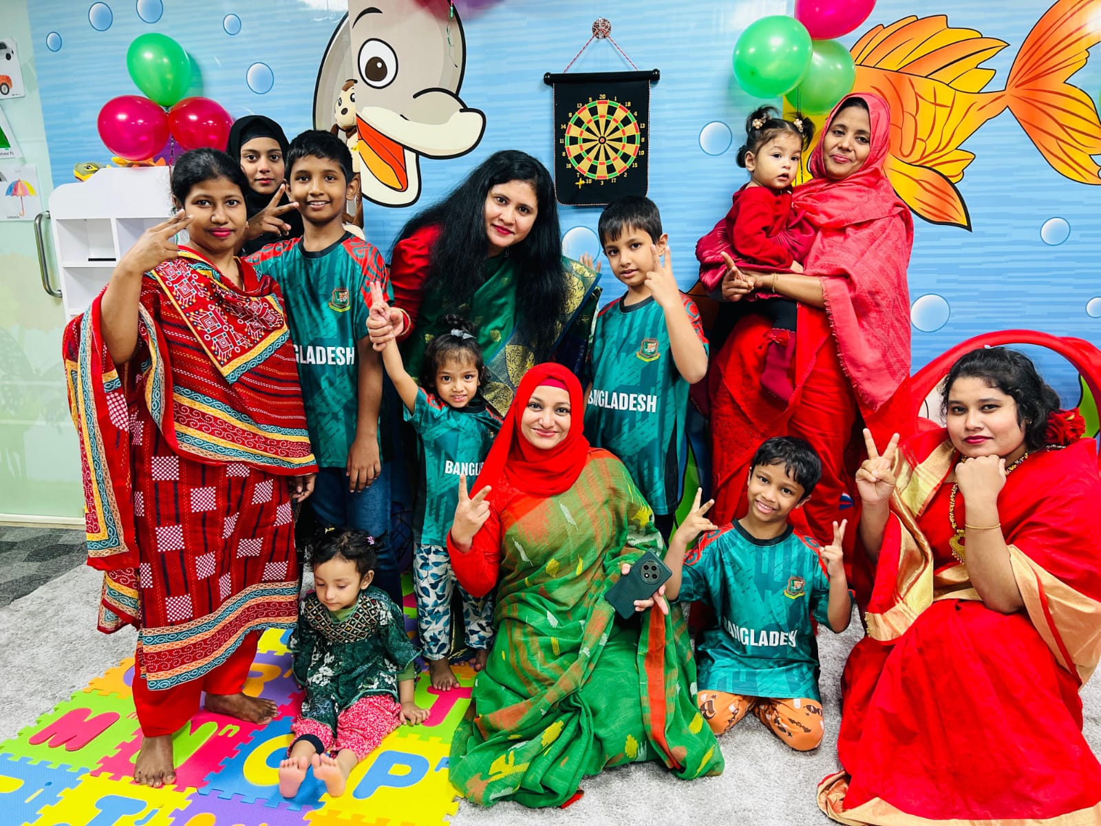 কেয়ারিং হ্যান্ডস ডে কেয়ার ও লাইব্রেরি