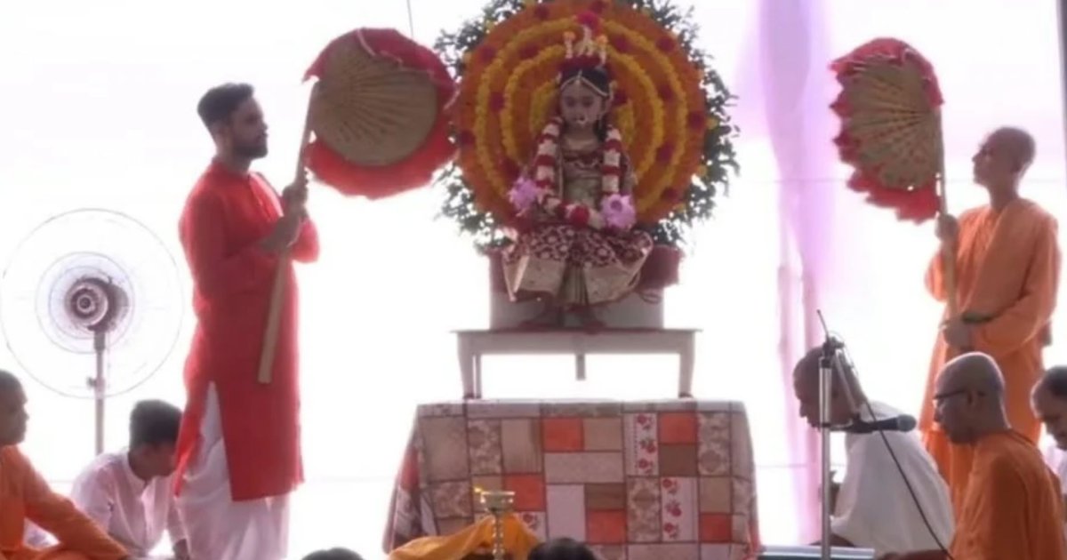 রাজধানীর রামকৃষ্ণ মিশনে কুমারী পূজার উৎসব