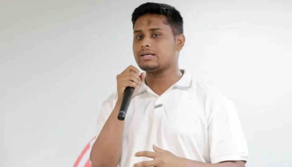 চাকরিতে মেধা ও যোগ্যতা প্রধান, রাজনৈতিক পরিচয় নয়: হাসনাত আবদুল্লাহ