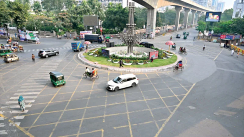 রাজধানী ছেড়েছেন প্রায় এক কোটি মানুষ