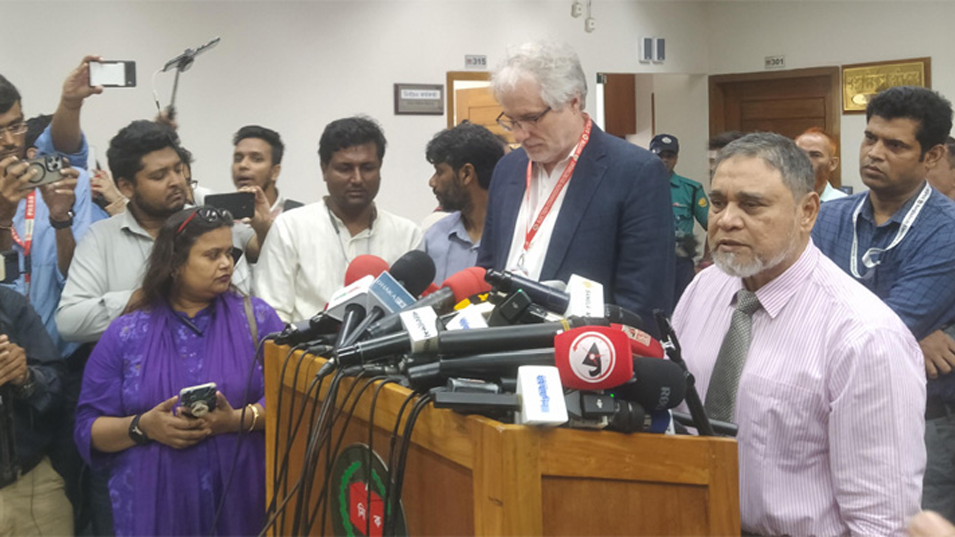 যখন দেখবেন আকাশে সূর্য উঠে গেছে, তখন পরিষ্কার হয়ে যাবে, অপেক্ষা করেন: সিইসি