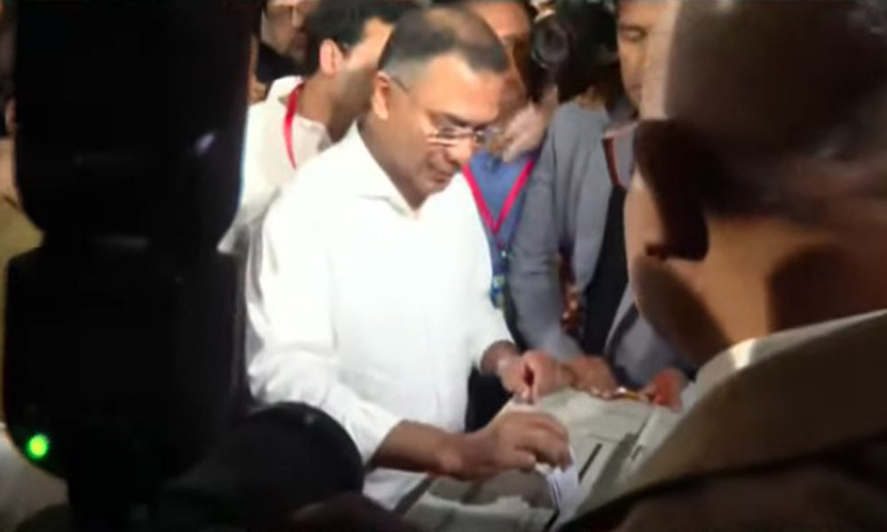 ভোট দিলেন তারেক রহমান