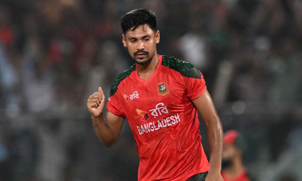 দ্য হান্ড্রেডে কত টাকায় বিক্রি হলেন মুস্তাফিজ