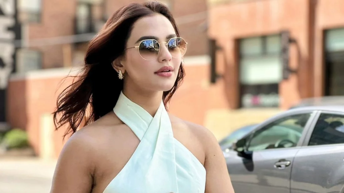 হত্যাচেষ্টার মামলায় ডিবি কার্যালয়ে নুসরাত ফারিয়া, সোমবার তোলা হবে আদালতে