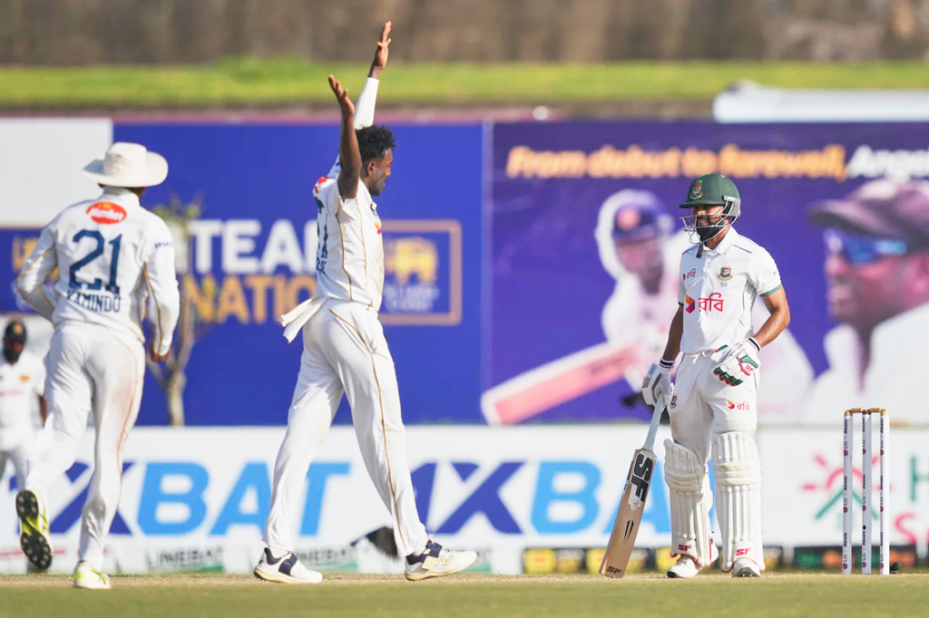 গলে রোমাঞ্চের অপেক্ষা, বৃষ্টির বাধায় থমকে আছে টেস্টের শেষ দিন