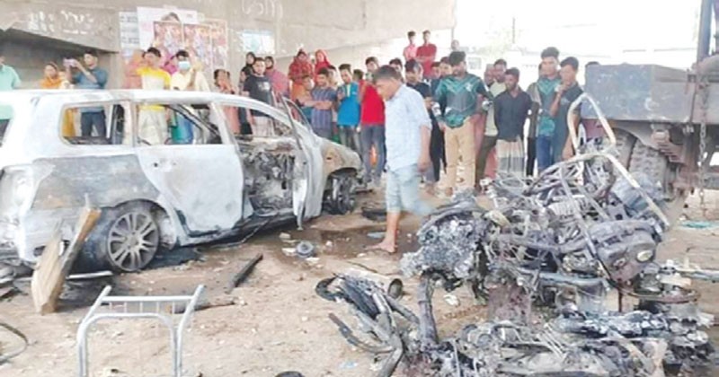 টঙ্গীতে বাসের ধাক্কায় নারী পোশাক শ্রমিকের মৃত্যু