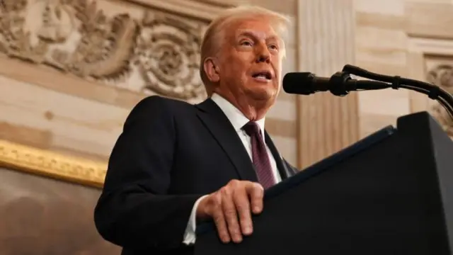 ৪৩ দেশের ওপর যুক্তরাষ্ট্রে ভ্রমণ নিষেধাজ্ঞার পরিকল্পনা ট্রাম্পের