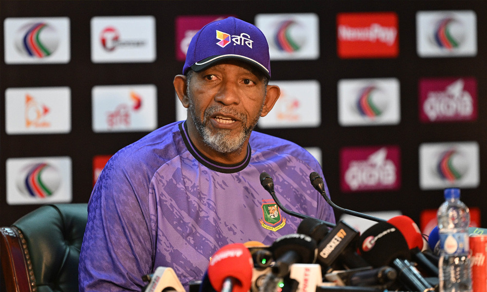 ‘এখন আর কিছুই অবাক করে না’—বিসিবি সভাপতির বদলের বিষয়ে সিমন্স