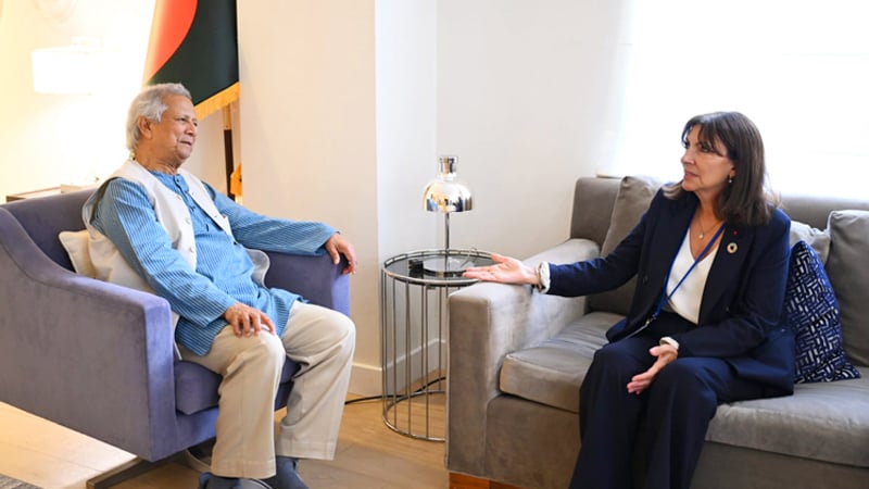 আগামী নির্বাচন হবে গণতন্ত্রের নতুন ভিত্তি : প্যারিসের মেয়রকে ড. ইউনূস