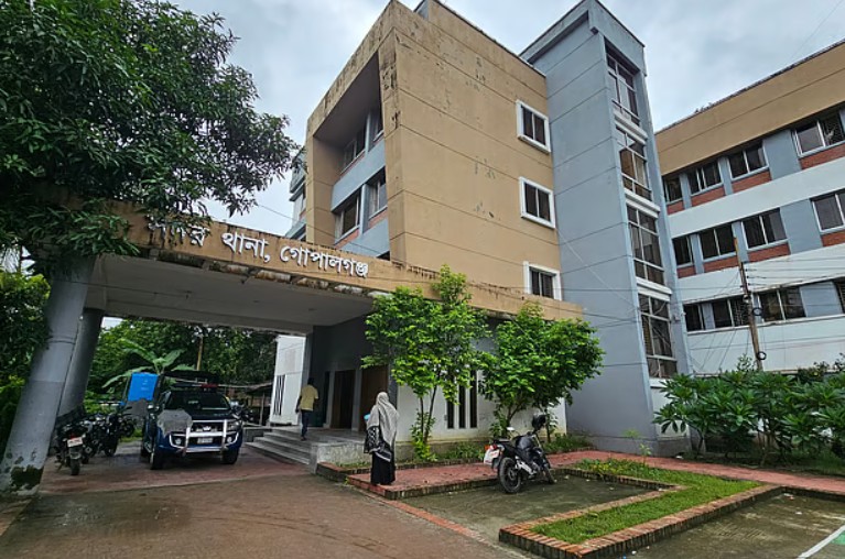 গোপালগঞ্জে জুলাই পদযাত্রা ঘিরে হামলা–সংঘর্ষে আটক ১৪