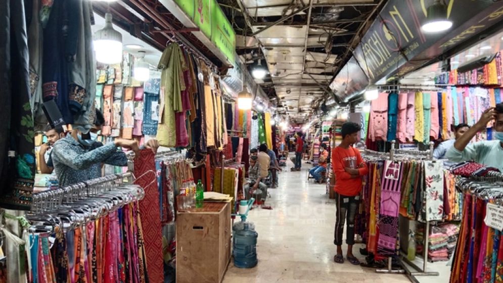 সারা দেশে রাত ৮টার মধ্যে দোকান-শপিংমল বন্ধের সিদ্ধান্ত