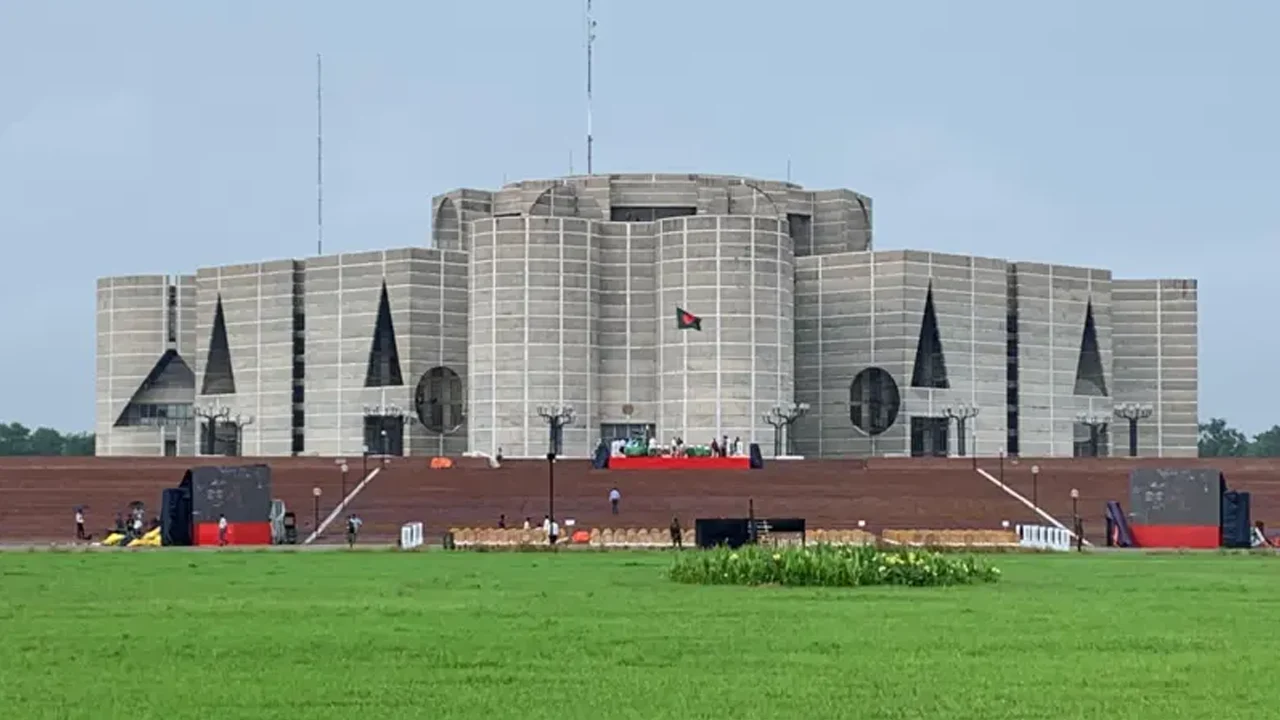 ‘হ্যাঁ’ জয়ী হলেও ভিন্নমতের কারণে জুলাই সনদের যে বিষয় বাস্তবায়ন অনিশ্চিত