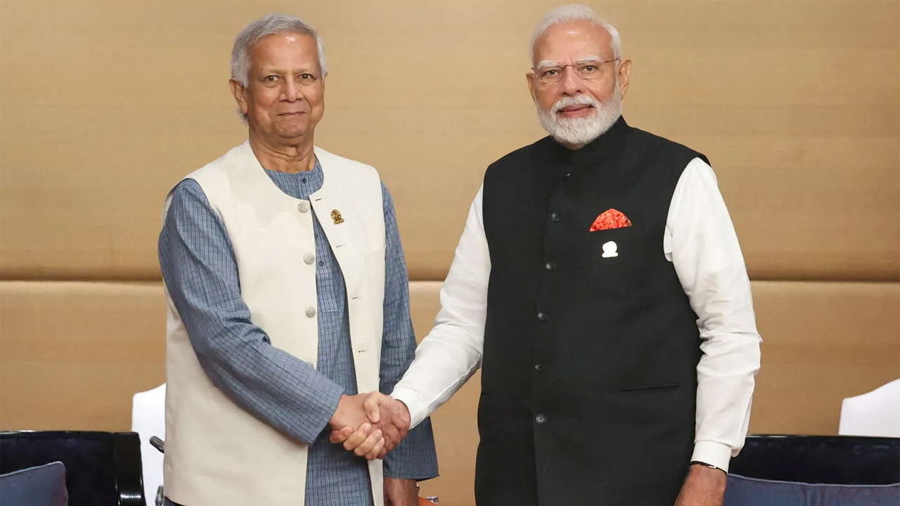 শেখ হাসিনাকে ‘চুপ’ রাখতে পারবেন না: প্রধান উপদেষ্টাকে মোদি