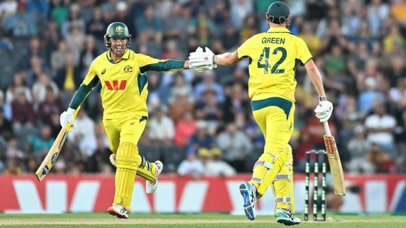 তিন সেঞ্চুরিতে রেকর্ড বই ওলটপালট, অস্ট্রেলিয়ার রানের পাহাড়