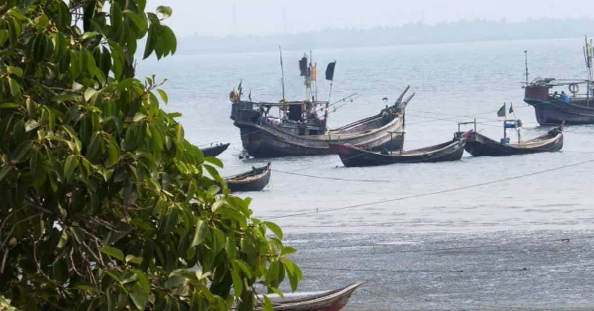 ট্রলারসহ ১১ জেলেকে অপহরণ করল আরাকান আর্মি
