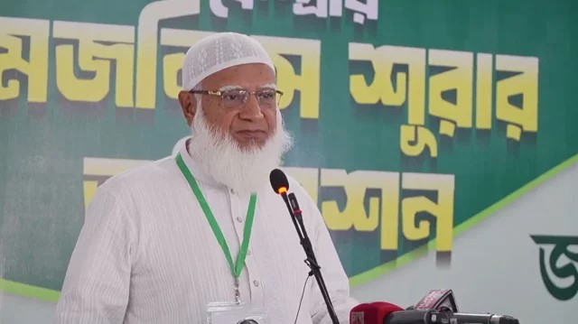 সেনাবাহিনীকে বিতর্কিত করা রাষ্ট্রের জন্য ঝুঁকিপূর্ণ: জামায়াত আমির