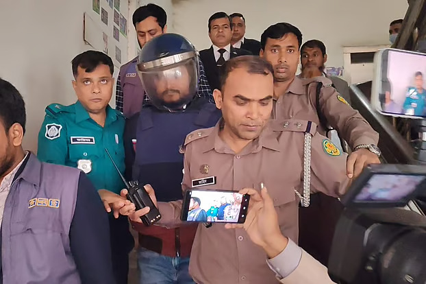 ওসমান হাদি হত্যা মামলায় কেরানীগঞ্জ থেকে গ্রেপ্তার রুবেল ছয় দিনের রিমান্ডে