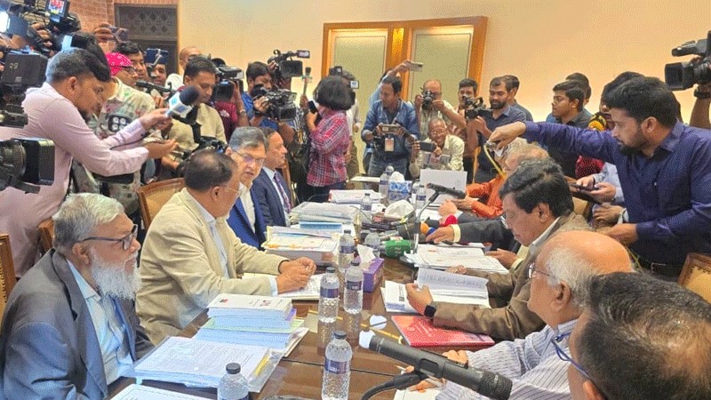 ঐক্যমত কমিশনের সঙ্গে তৃতীয় দফায় চলছে বিএনপির বৈঠক