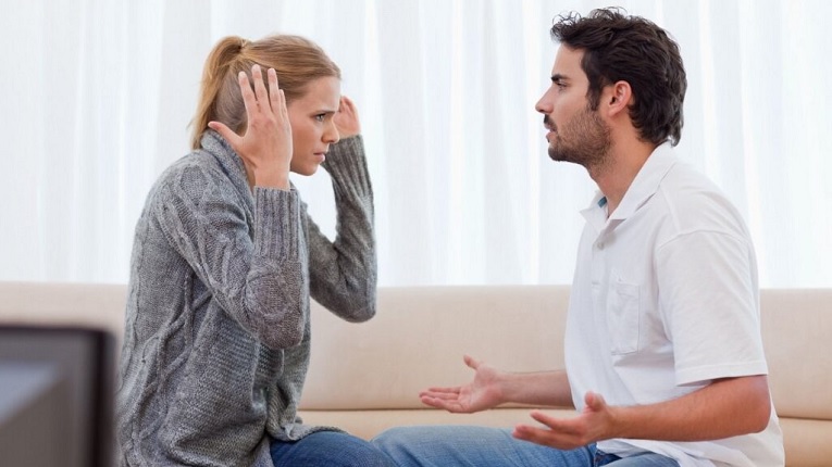 ভালোবাসা না মানসিক ফাঁদ? সম্পর্কের আড়ালে লুকিয়ে থাকা নিয়ন্ত্রণের গল্প