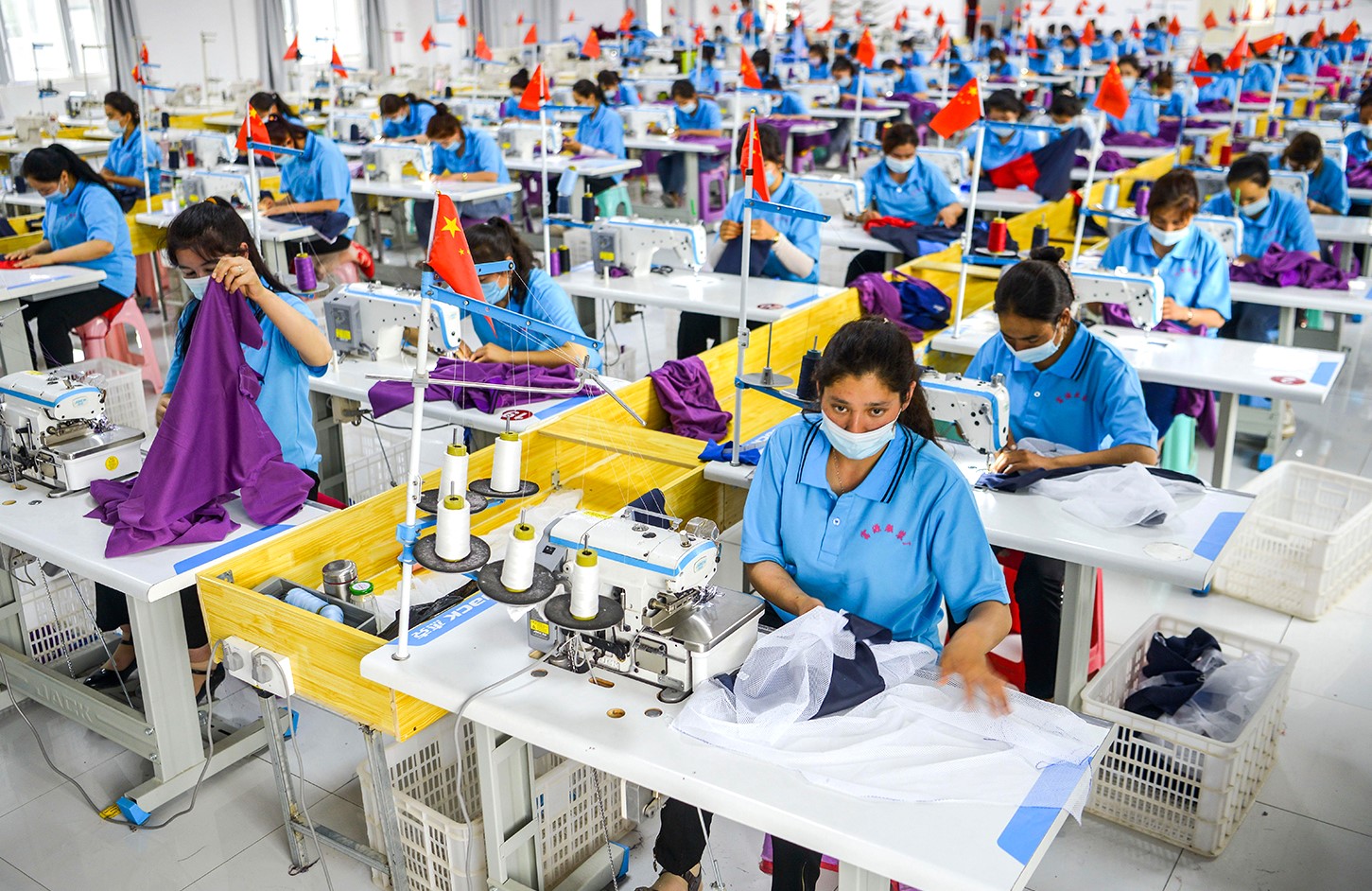 উচ্চ রপ্তানি প্রবৃদ্ধির পথে বাংলাদেশের গার্মেন্টস খাত, সামনে সংকটের শঙ্কা