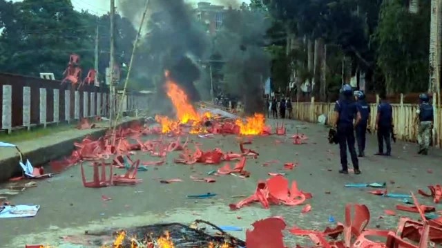 রণক্ষেত্র গোপালগঞ্জ, এনসিপির গাড়িবহরে হামলা