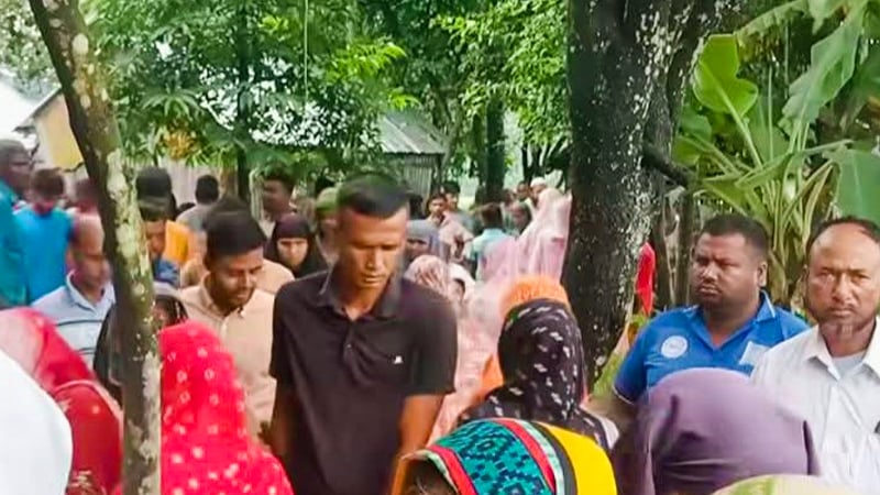 বগুড়ায় প্রবাসীর স্ত্রী ও ছেলেকে কুপিয়ে হত্যা