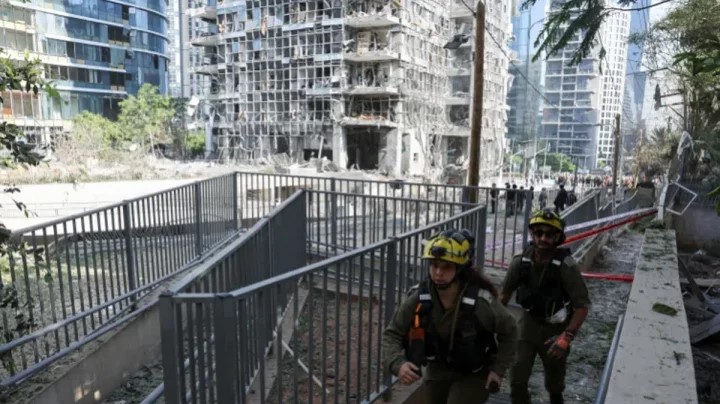 ইসরায়েলের ক্ষতিগ্রস্ত এলাকায় বিষাক্ত পদার্থ ছড়িয়ে পড়ার আশঙ্কা