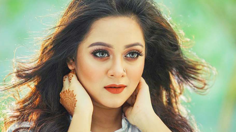 হলে গিয়ে দেখেছি দর্শকরা কাঁদছেন : দীঘি