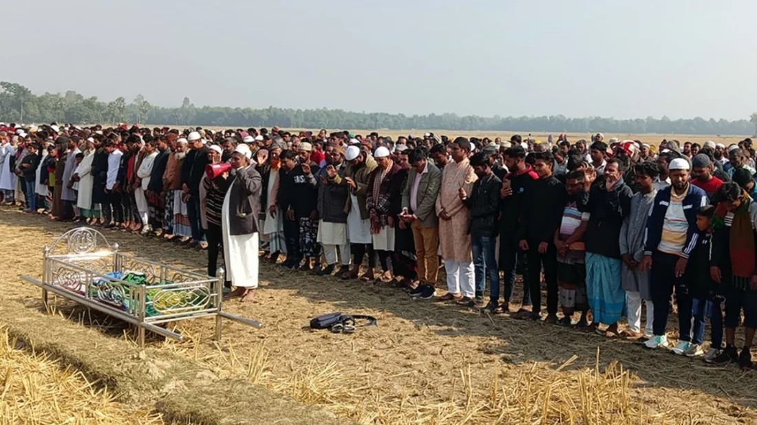 শিশু সাজিদের দাফন সম্পন্ন, জানাজায় হাজারো মানুষ