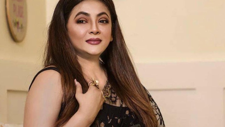 শ্রীলেখা মিত্রের সিনেমার প্রচারণা থেকে বাদ পড়ার ক্ষোভ