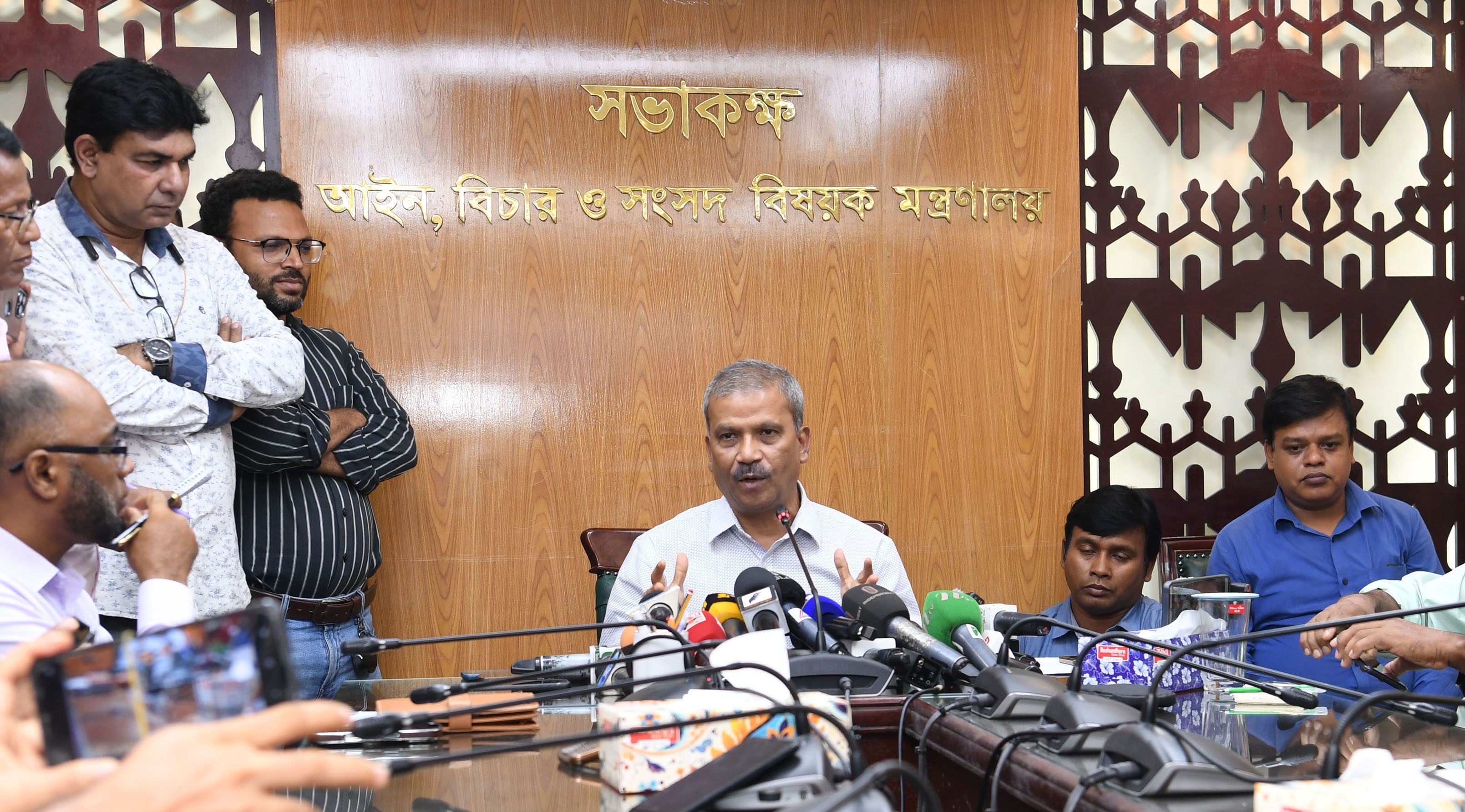 কিছুদিনের মধ্যে নির্বাচনের তারিখ ঘোষণা করা হবে : আইন উপদেষ্টা