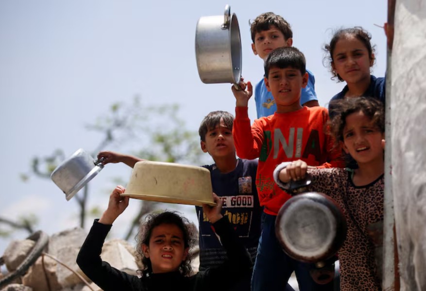 ক্ষুধার্ত গাজা, অবশেষে সহায়তার অনুমোদন দিল ইসরায়েল