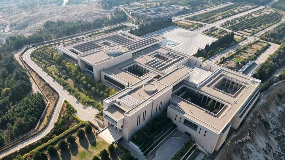 সিরিয়ায় প্রেসিডেন্ট প্রাসাদের কাছে হামলা চালালো ইসরায়েল