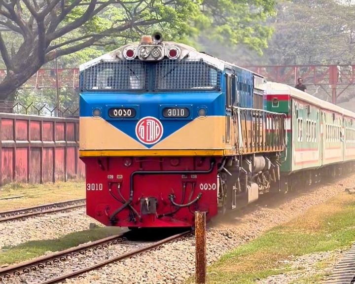 মহানগর এক্সপ্রেস: ২৬ অক্টোবর থেকে কক্সবাজার রুটে যাত্রা শুরু