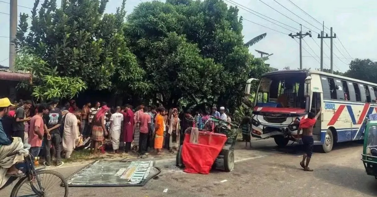 ময়মনসিংহে বাসের চাপায় সাতজন নিহত