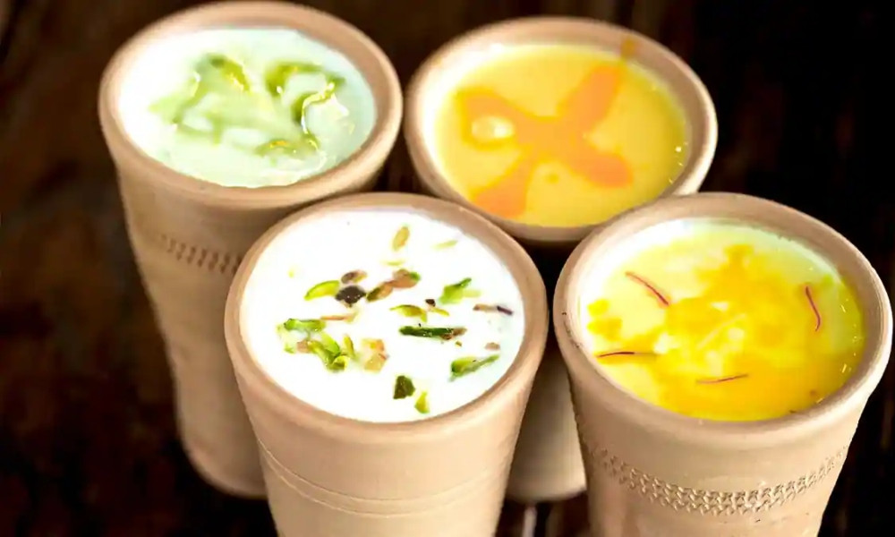 হজমশক্তি বাড়াতে টক দইয়ের ঘরোয়া কয়েকটি পানীয়