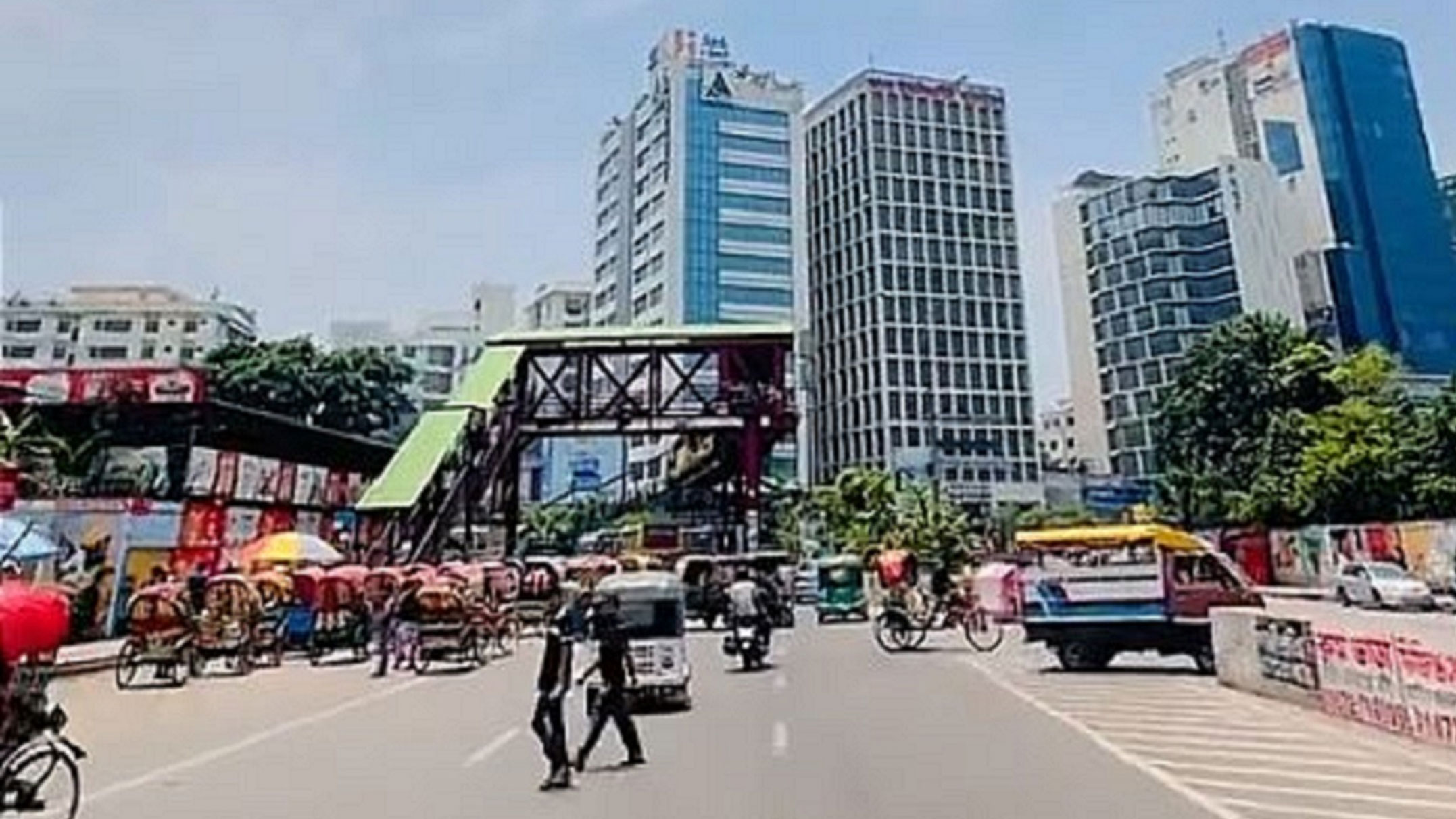 শ্যামলী ওভারব্রিজের নিচে দুর্ঘটনায় দুই নারী নিহত
