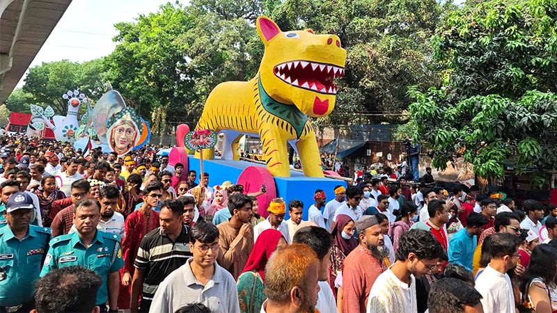 চারুকলা থেকে শুরু বর্ষবরণের রঙিন শোভাযাত্রা