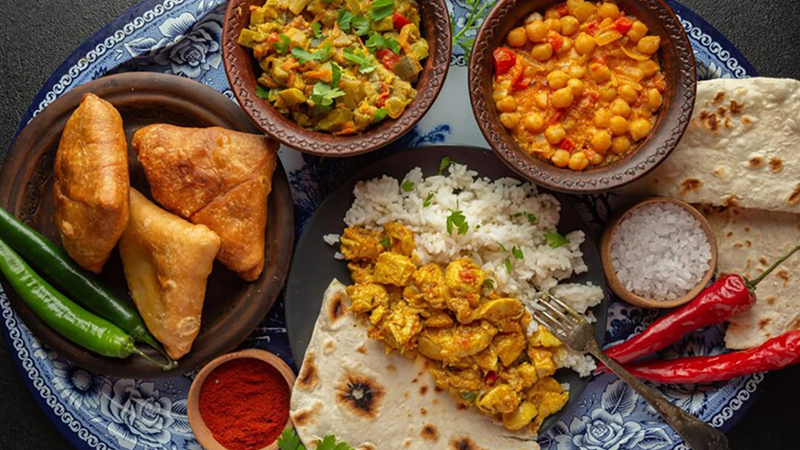 রাতের খাবার দেরিতে খেয়ে নিজের ক্ষতি করছেন না তো?