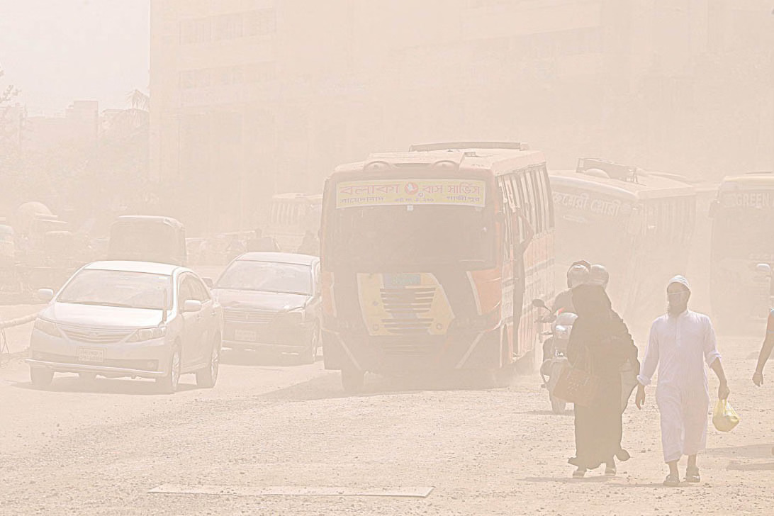 ‘অত্যন্ত অস্বাস্থ্যকর’ আজ ঢাকার বাতাসঃ বিপদজনক কুর্মিটোলা