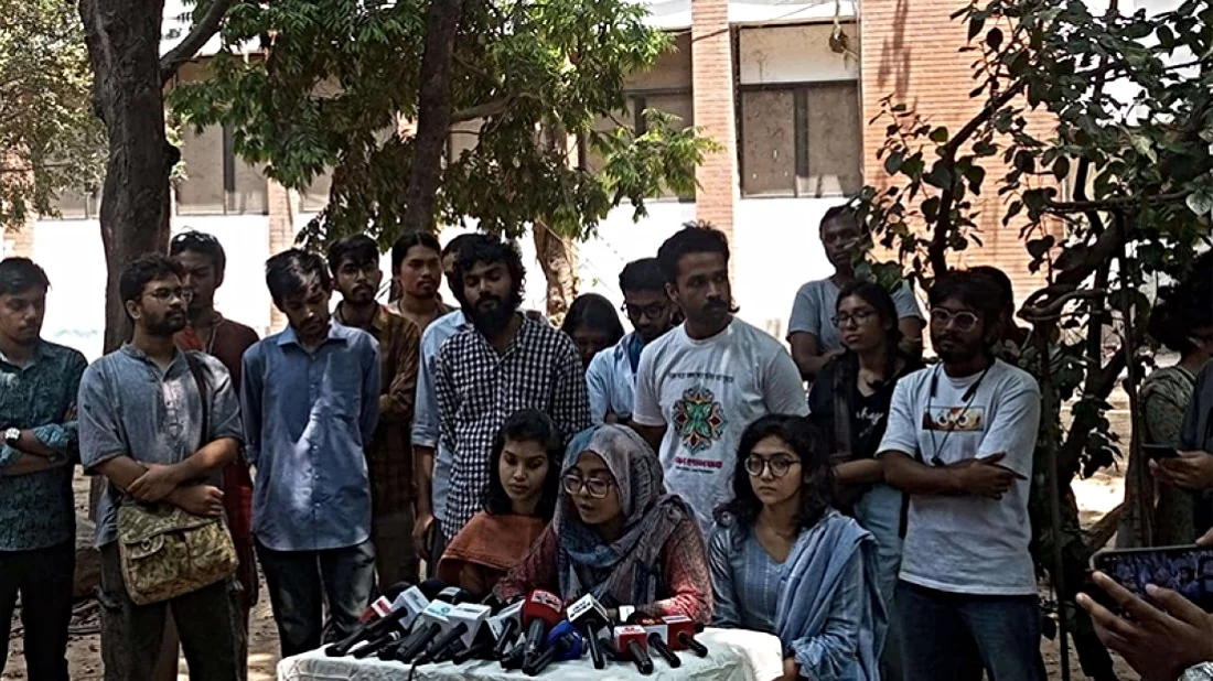 শোভাযাত্রার নাম থেকে 'মঙ্গল' কেন বাদ ? জবাব চান চারুকলার শিক্ষার্থীরা